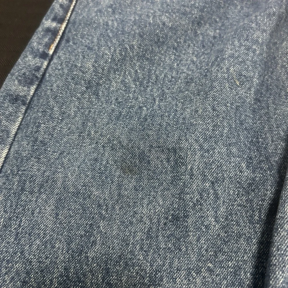 Levis have feature size